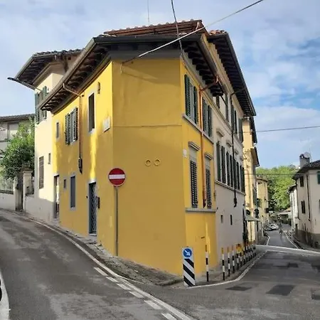 Angolo Al Giardino Delle Rose